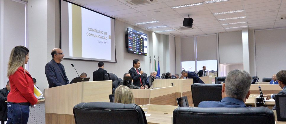 https://jornalorebate.com.br/18-12/camara.jpg