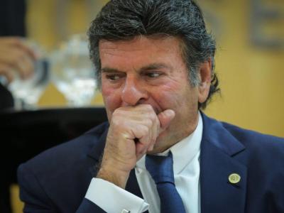 Ainda há juízes em Brasília?